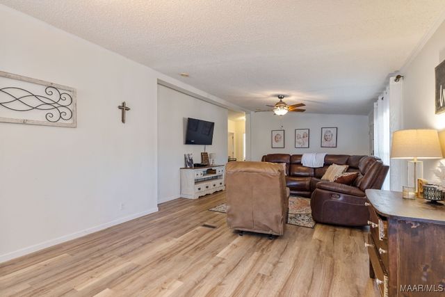 805 County Road 49 ., Marbury, AL 36051