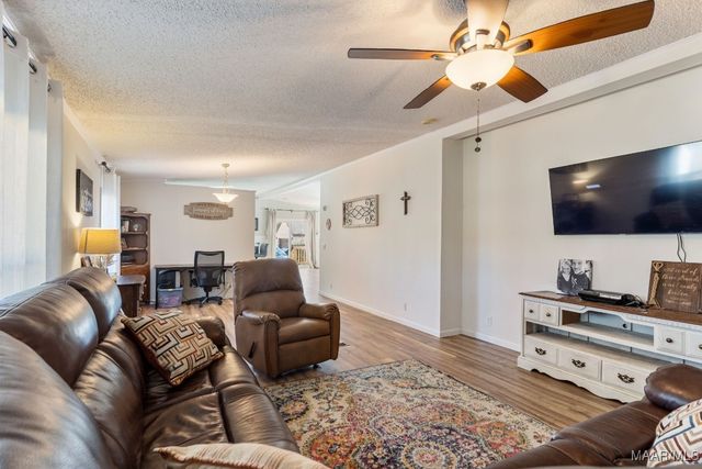 805 County Road 49 ., Marbury, AL 36051