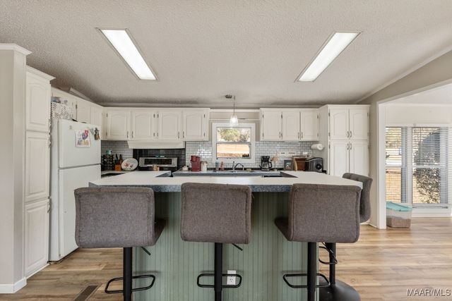 805 County Road 49 ., Marbury, AL 36051