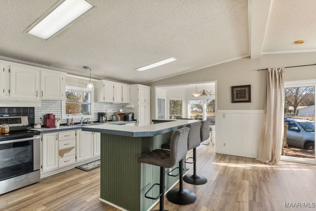 805 County Road 49 ., Marbury, AL 36051