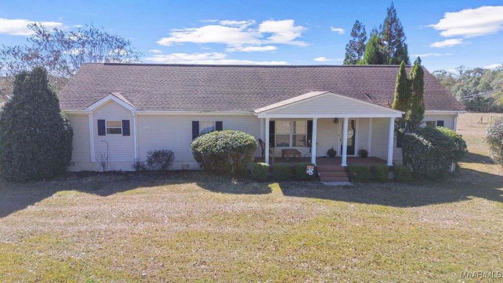 805 County Road 49 ., Marbury, AL 36051