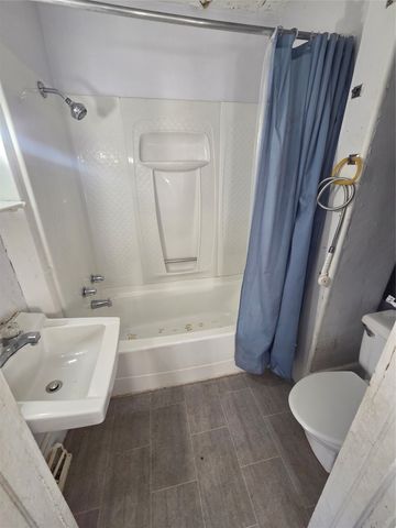 605 Stuart Street, Adair, IA 50002