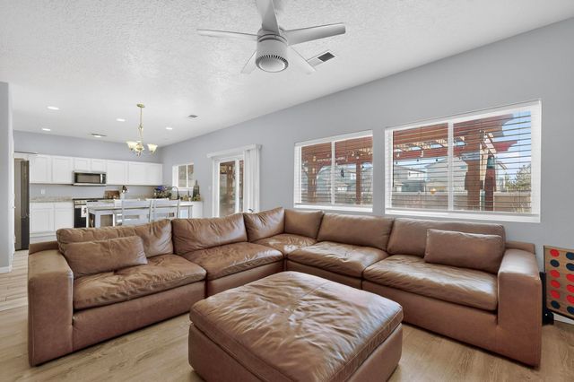 8924 Oso Corridor Place NW, Albuquerque, NM 87114