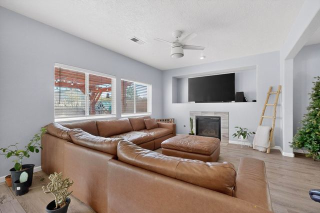 8924 Oso Corridor Place NW, Albuquerque, NM 87114