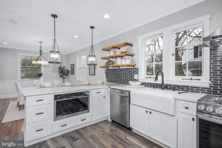 207 SAINT DUNSTANS RD, Baltimore, MD 21212