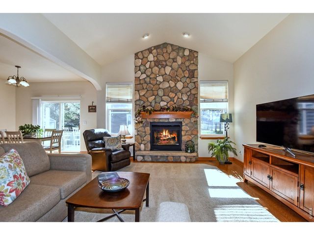1047 Canal Dr, Windsor, CO 80550