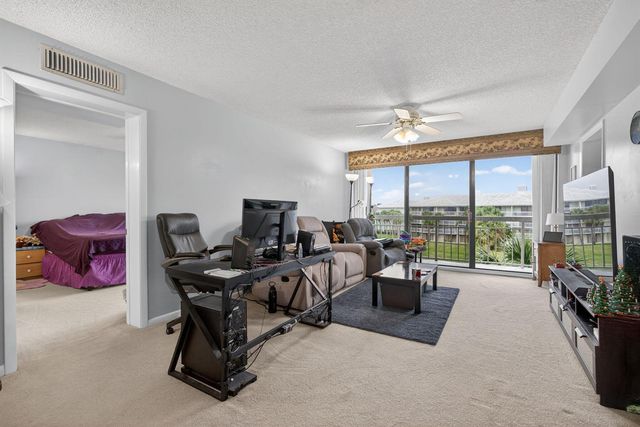 2441 Village Boulevard 405, West Palm Beach, FL 33409
