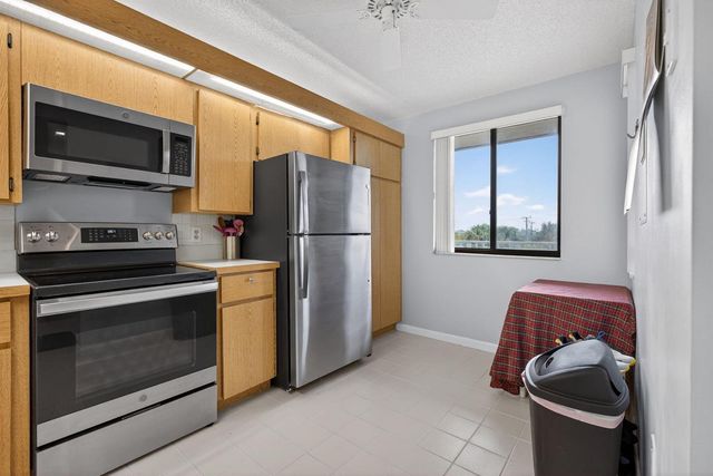 2441 Village Boulevard 405, West Palm Beach, FL 33409