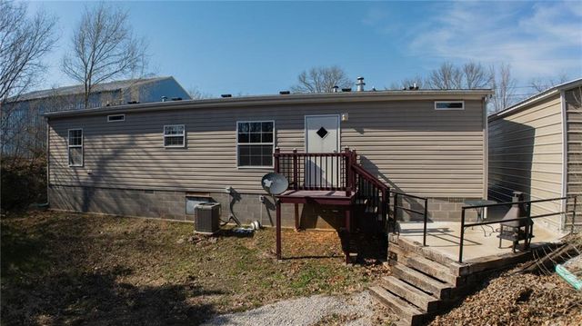 28810 Paradise Drive, Warsaw, MO 65355