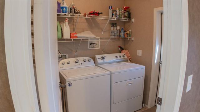 28810 Paradise Drive, Warsaw, MO 65355