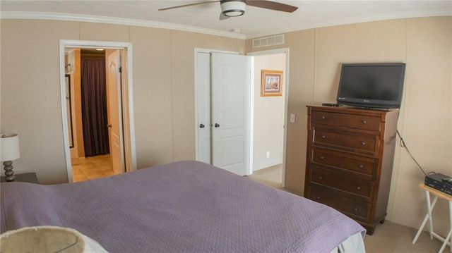 28810 Paradise Drive, Warsaw, MO 65355