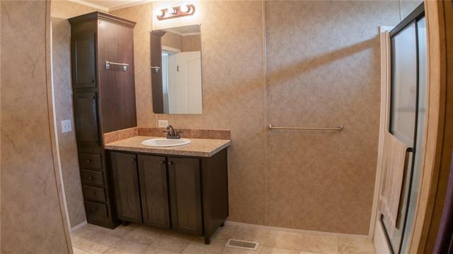 28810 Paradise Drive, Warsaw, MO 65355