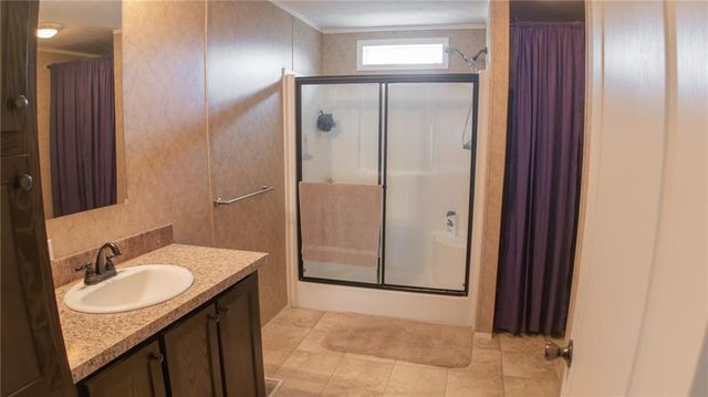 28810 Paradise Drive, Warsaw, MO 65355