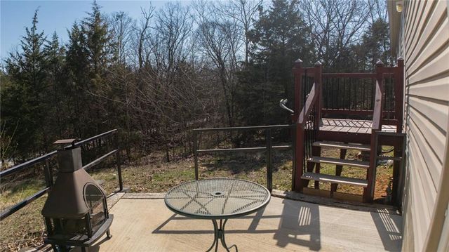 28810 Paradise Drive, Warsaw, MO 65355