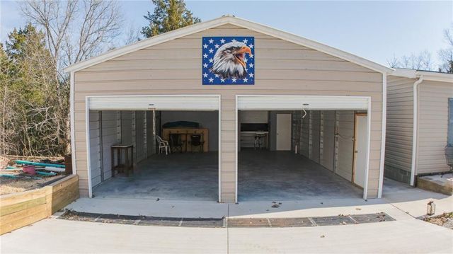 28810 Paradise Drive, Warsaw, MO 65355