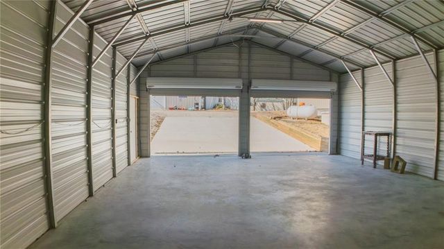 28810 Paradise Drive, Warsaw, MO 65355