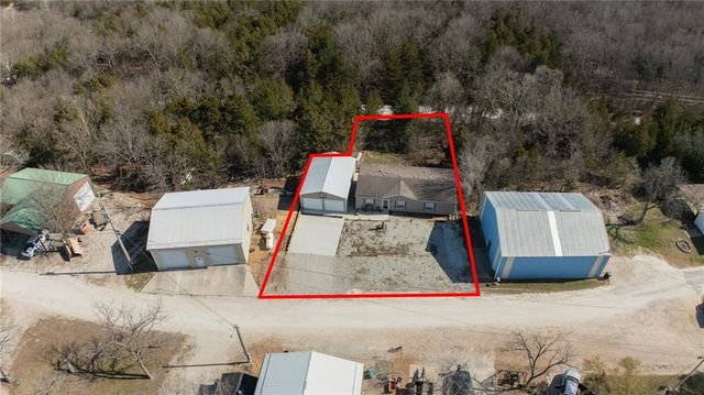 28810 Paradise Drive, Warsaw, MO 65355