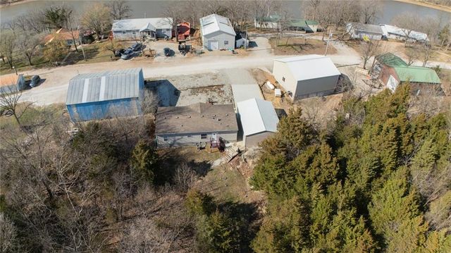 28810 Paradise Drive, Warsaw, MO 65355