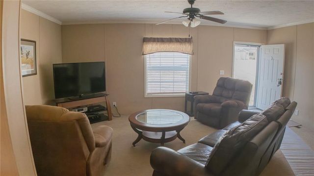 28810 Paradise Drive, Warsaw, MO 65355