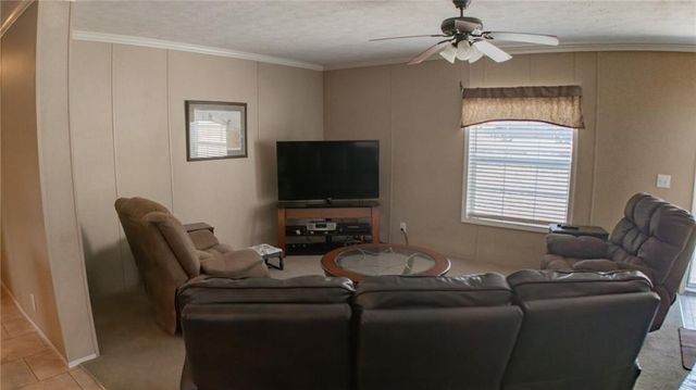 28810 Paradise Drive, Warsaw, MO 65355