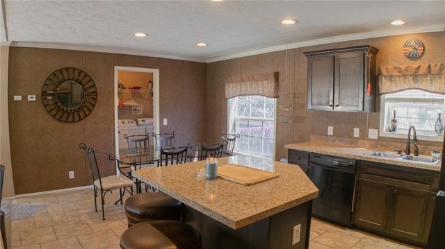 28810 Paradise Drive, Warsaw, MO 65355