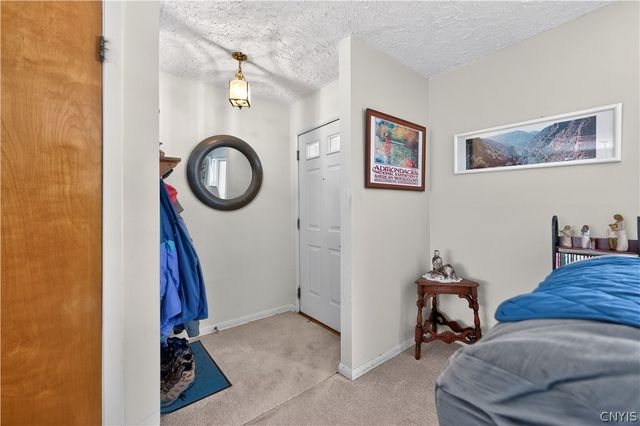 9 Overbrook Crescent, New Hartford, NY 13413