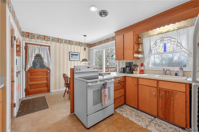 9 Overbrook Crescent, New Hartford, NY 13413