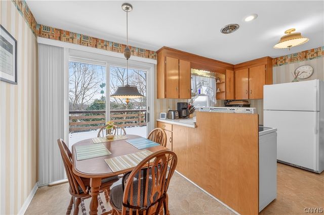 9 Overbrook Crescent, New Hartford, NY 13413