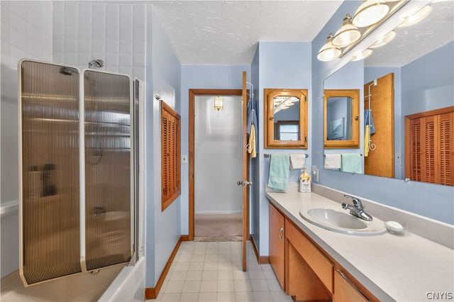 9 Overbrook Crescent, New Hartford, NY 13413