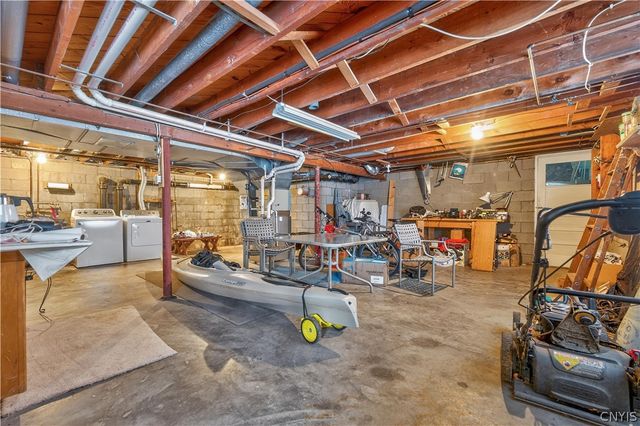 9 Overbrook Crescent, New Hartford, NY 13413