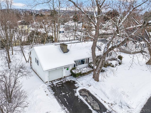 9 Overbrook Crescent, New Hartford, NY 13413