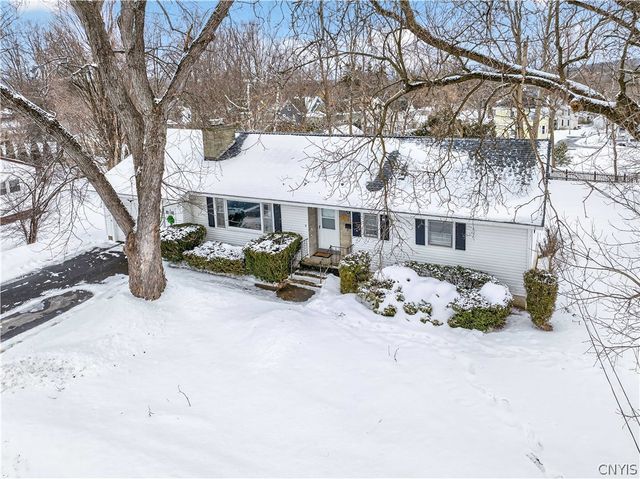 9 Overbrook Crescent, New Hartford, NY 13413