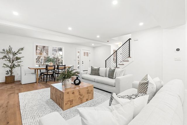 6 Intervale Rd, Wellesley, MA 02481