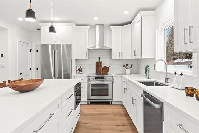 6 Intervale Rd, Wellesley, MA 02481