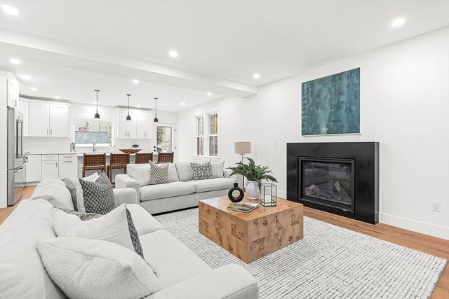 6 Intervale Rd, Wellesley, MA 02481