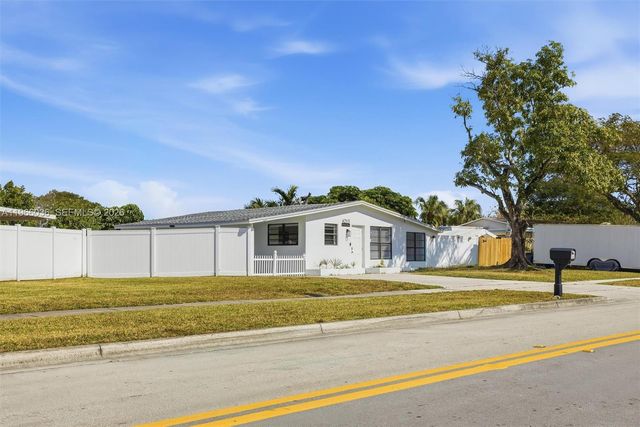 6213 NW 9th St, Margate, FL 33063