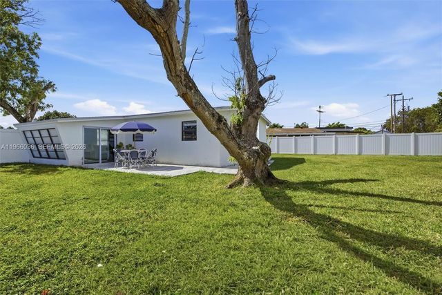 6213 NW 9th St, Margate, FL 33063