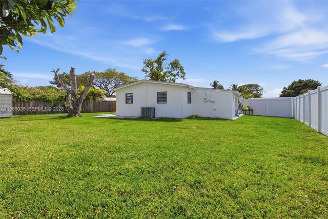 6213 NW 9th St, Margate, FL 33063