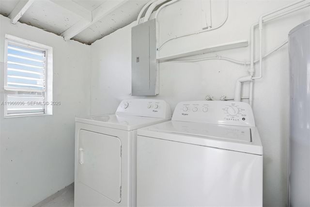 6213 NW 9th St, Margate, FL 33063