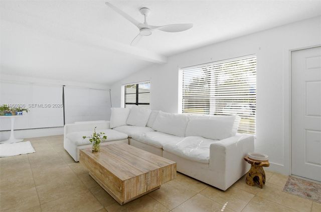 6213 NW 9th St, Margate, FL 33063