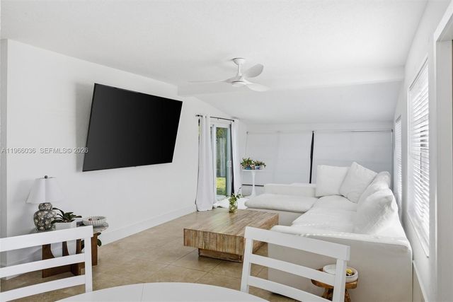 6213 NW 9th St, Margate, FL 33063