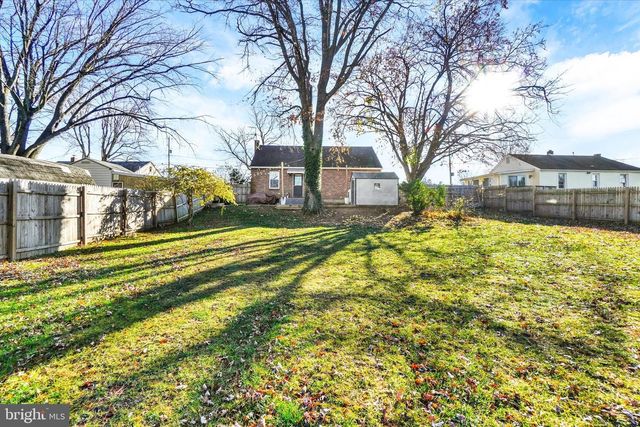 1095 CHURCH RD, York, PA 17404