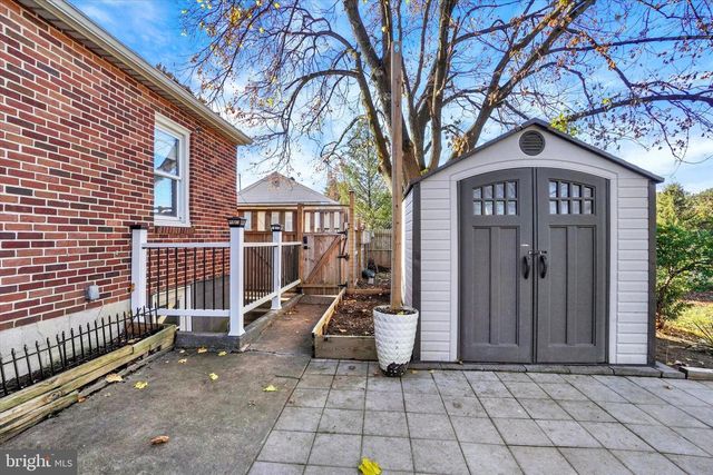 1095 CHURCH RD, York, PA 17404