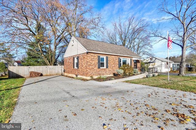 1095 CHURCH RD, York, PA 17404