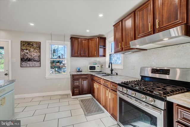 1095 CHURCH RD, York, PA 17404