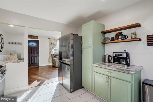 1095 CHURCH RD, York, PA 17404