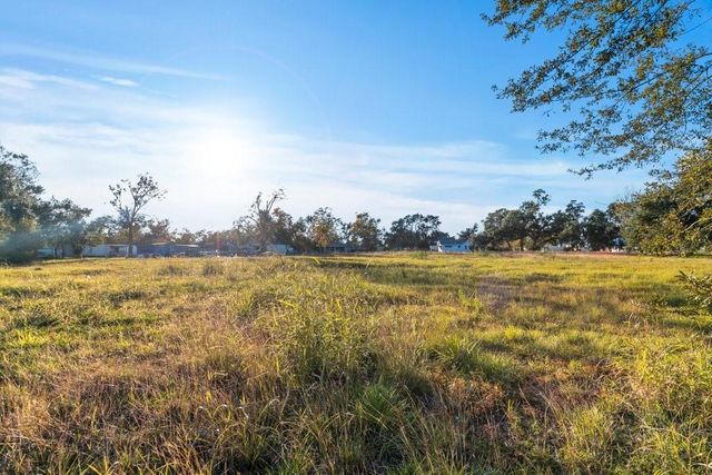 Lyons Street, Vinton, LA 70668