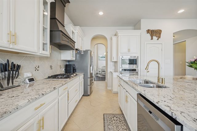 2909 Lakefield Drive, Little Elm, TX 75068