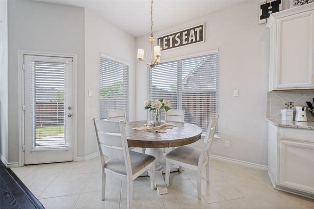 2909 Lakefield Drive, Little Elm, TX 75068