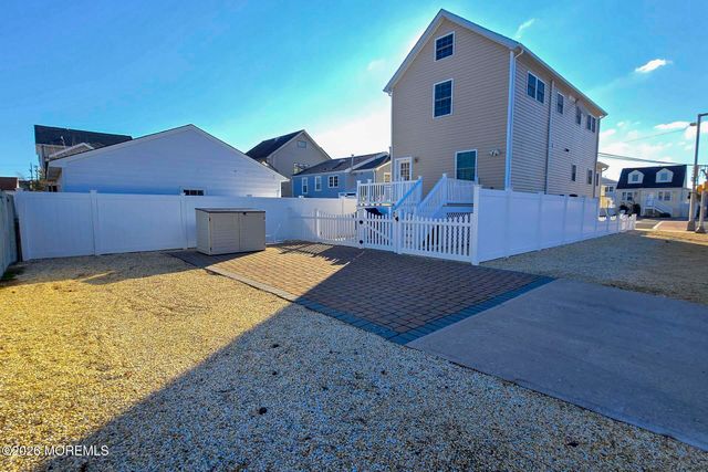 111 President Avenue, Lavallette, NJ 08735